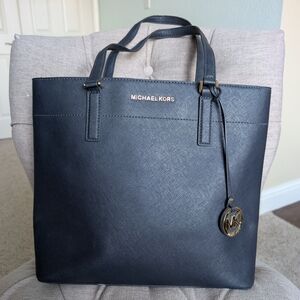 Michael Kors Morgan Large Tote Bag in Navy Blue